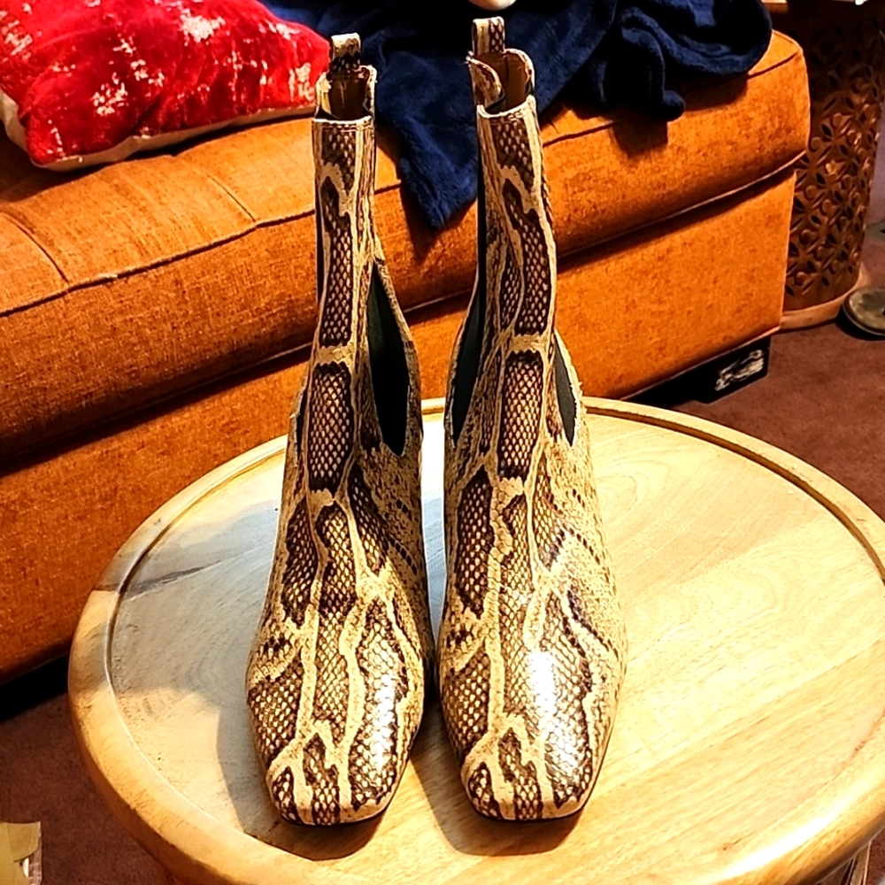 Ankle boots